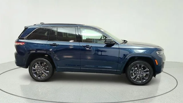 New 2026 Fathom Blue Pearl-Coat Exterior Paint Jeep Limited Reserve image 15