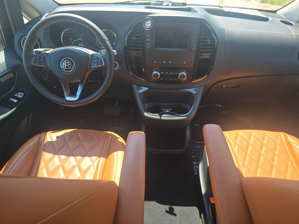 Used 2023  Mercedes-Benz Passenger image 24
