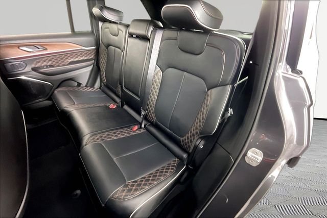 Used 2025 Gray Jeep Summit image 21