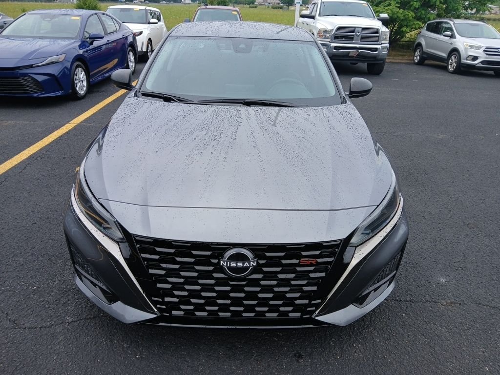2024 Nissan Altima's photo