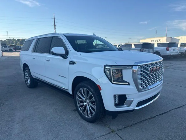 Used 2023 White GMC Denali image 7