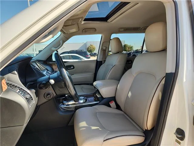 Used 2019 Pearl White Tricoat Nissan SL 4x2 image 10