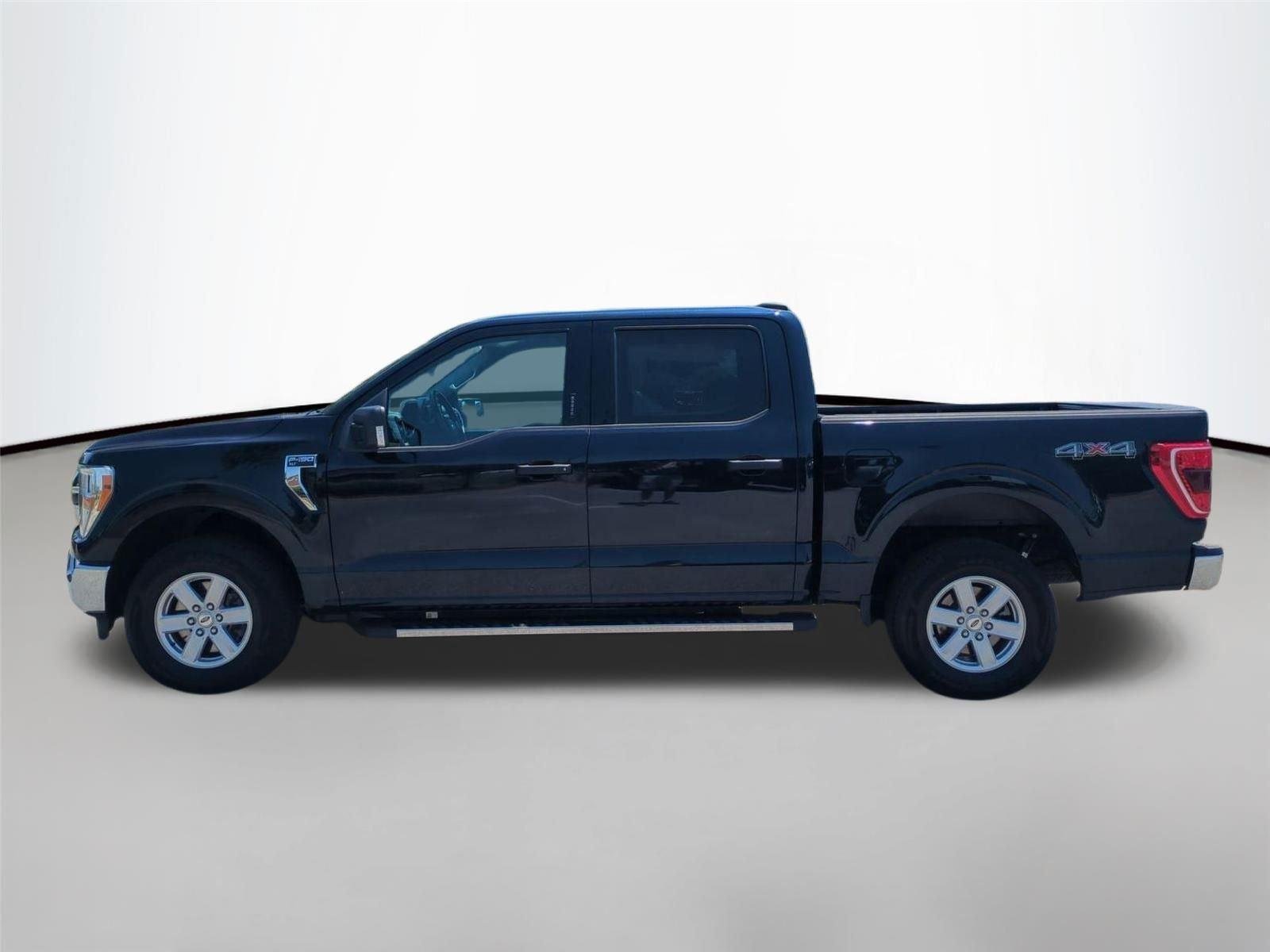 Used 2021 Antimatter Blue Ford XLT image 2