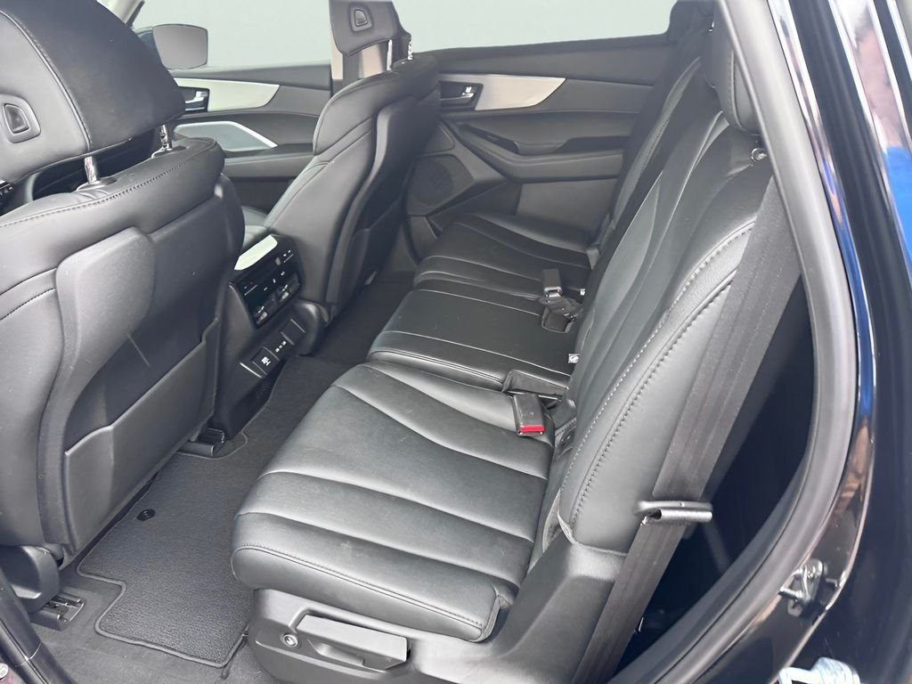 Used 2025 Majestic Black Pearl Acura Base image 10