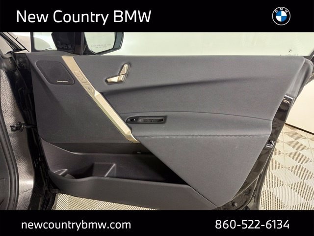 Used 2023 Black BMW xDrive50 image 18