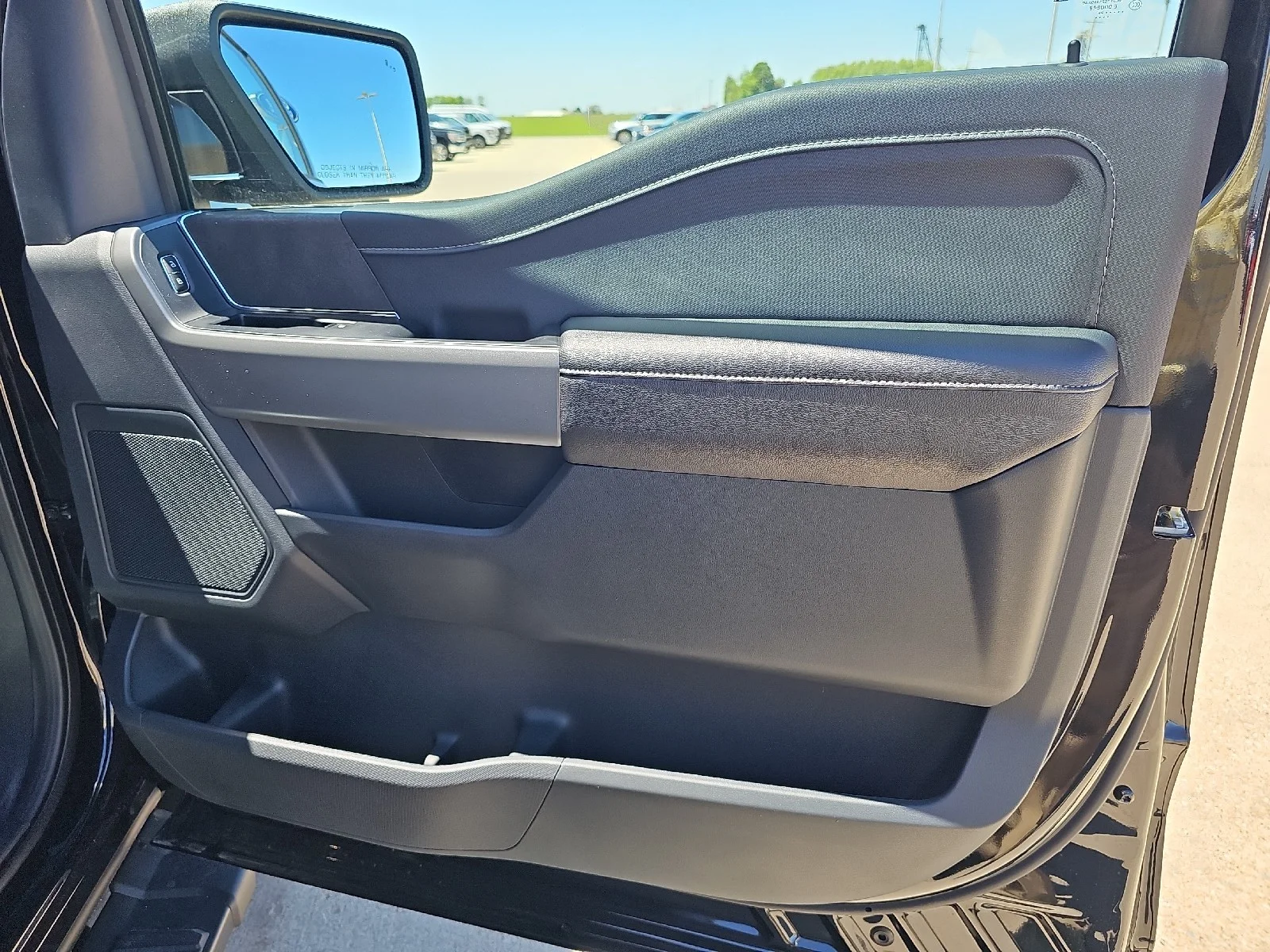 New 2026 Agate Black Metallic Ford XLT image 8