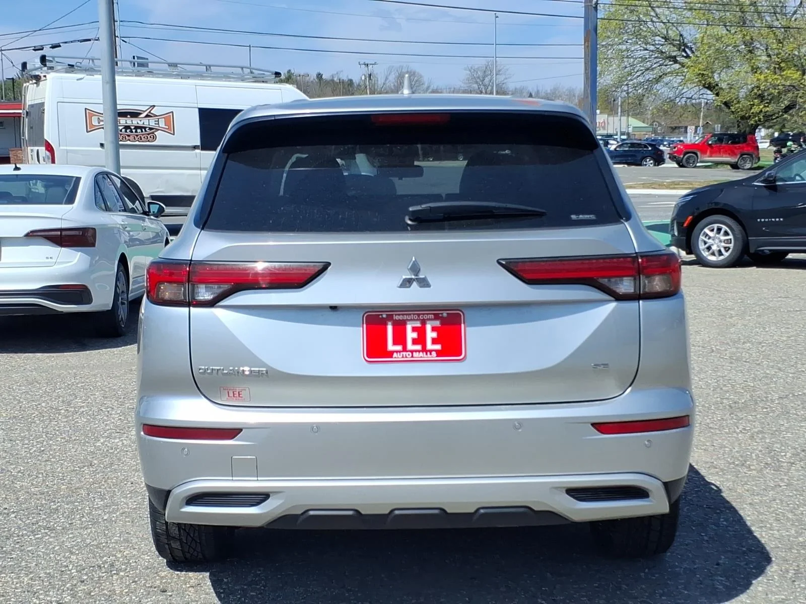 Used 2024 Silver Alloy Mitsubishi SE image 6