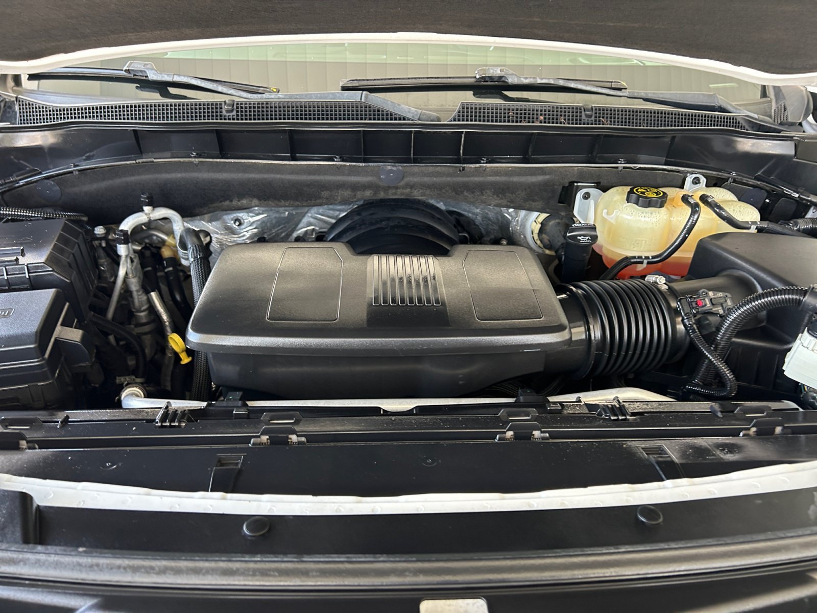 Used 2022 Summit White Chevrolet Z71 image 27