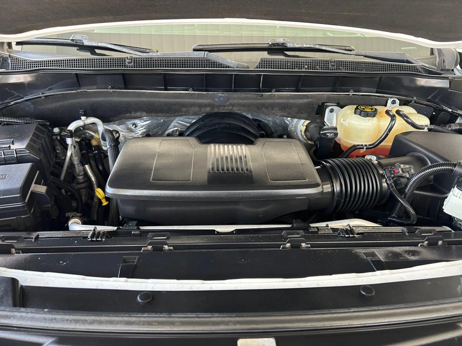 Used 2022 Summit White Chevrolet Z71 image 27
