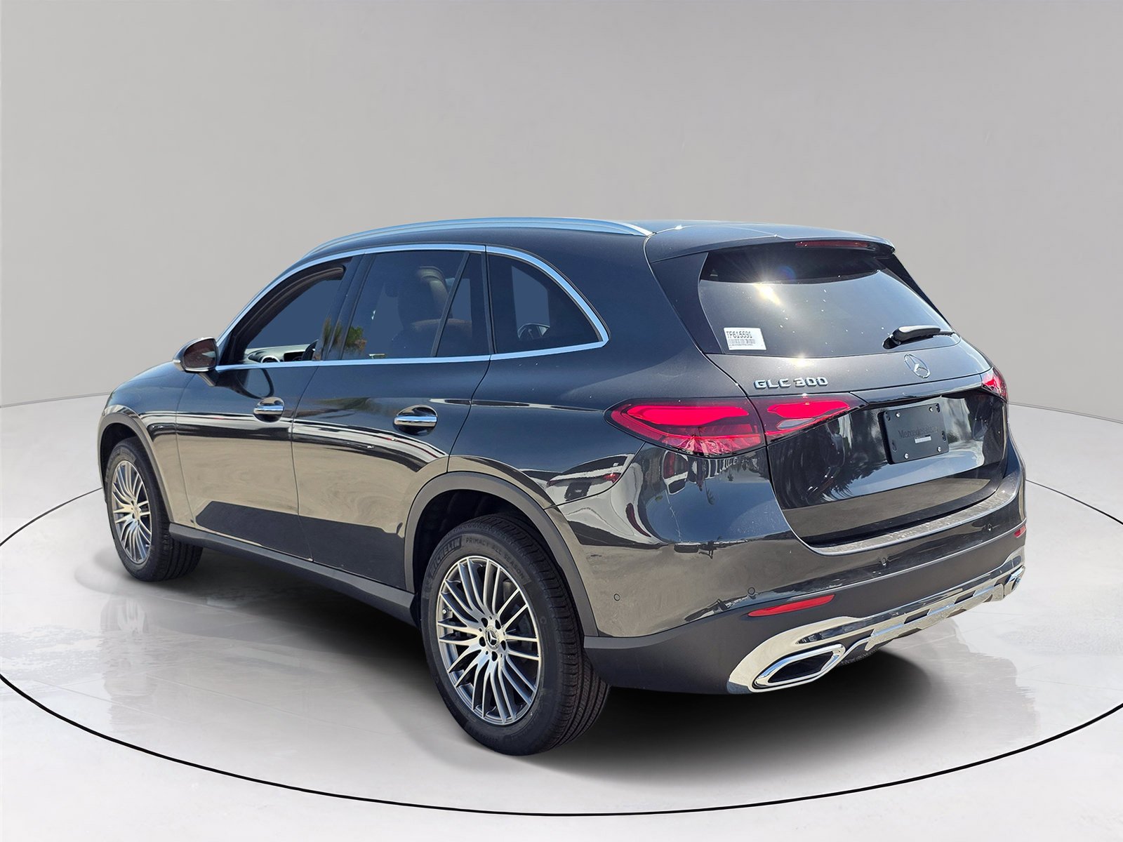 New 2026 Graphite Grey Metallic Mercedes-Benz GLC 300 image 4