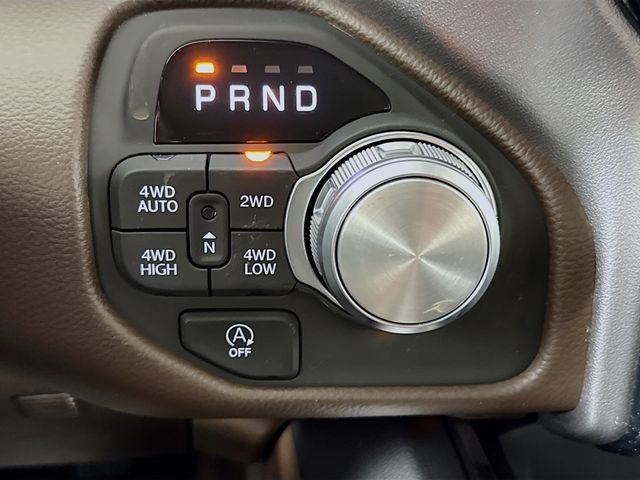 New 2026 Diamond Black Crystal Pearl-Coat Exterior Paint RAM Laramie image 17