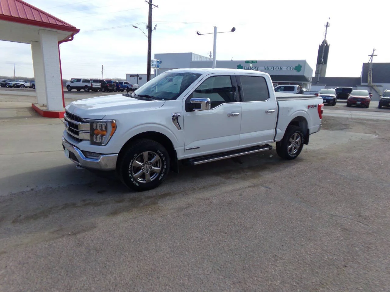 Used 2021 Oxford White Ford Lariat 4x4 4dr SuperCrew 5.5 ft. SB image 1