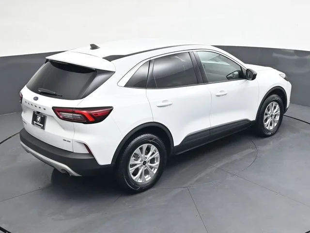 Used 2023 White Ford Active image 29