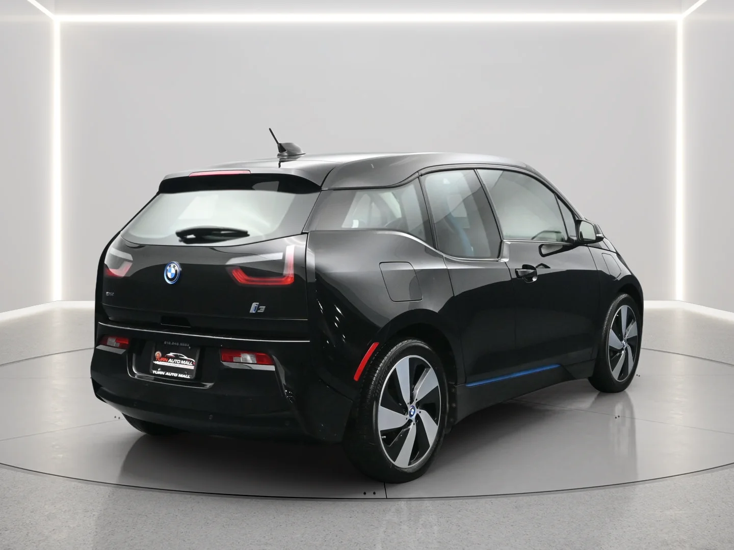 Used 2016 Fluid Black w/Highlight BMW i Blue BMW  image 8