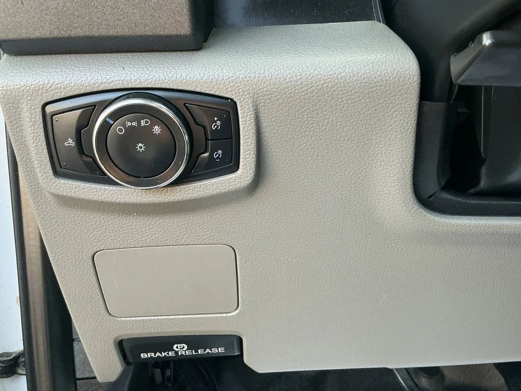 Used 2021 White Ford XL image 24