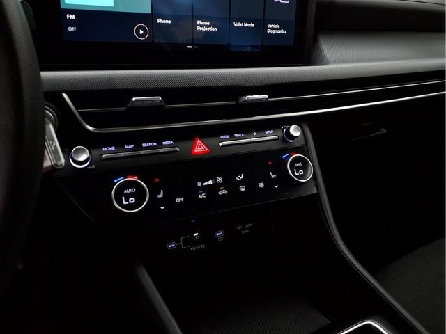 Used 2024  Hyundai SEL image 8