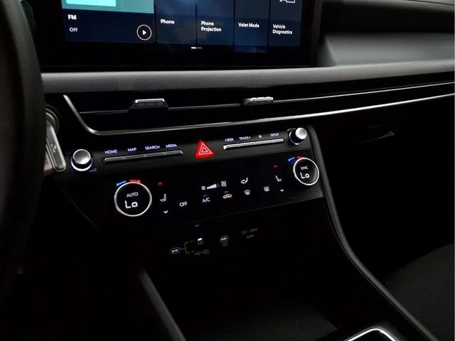 Used 2024  Hyundai SEL image 8