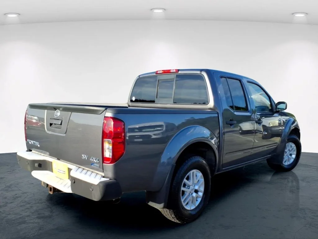 Used 2019 Gray Nissan SV image 8