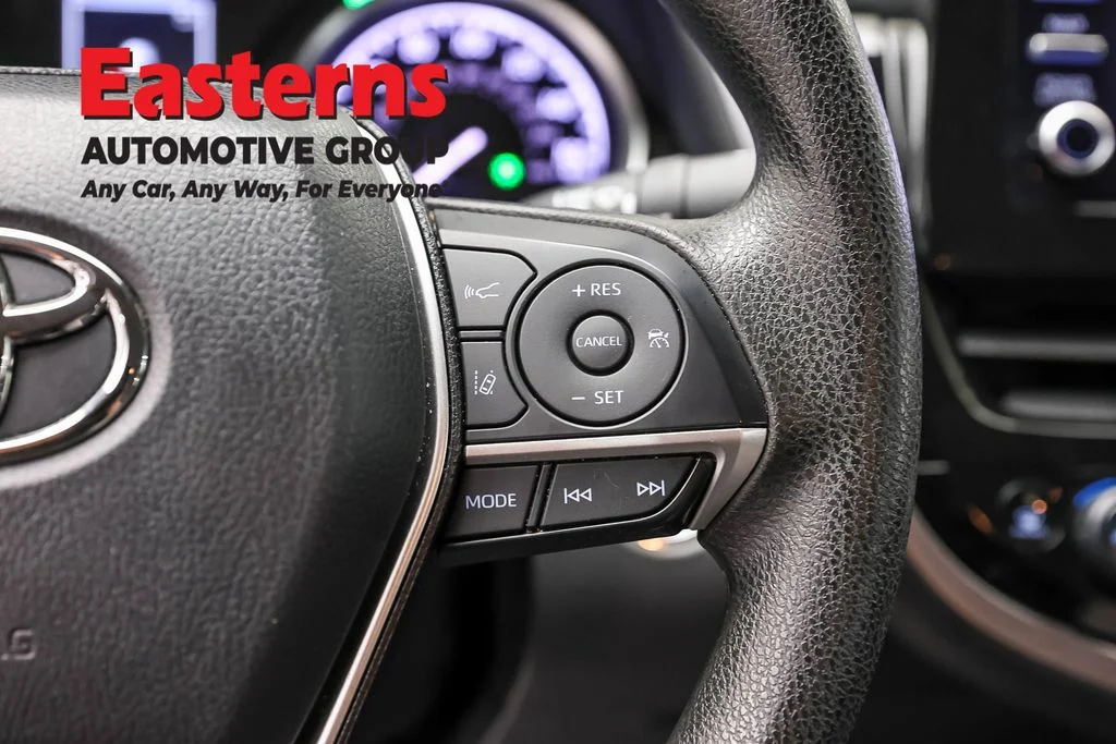 Used 2023 White Toyota LE image 16