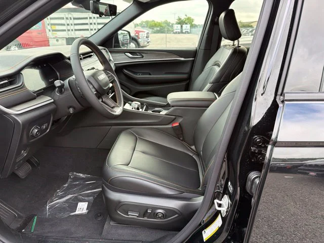 New 2026 Black Jeep  image 12