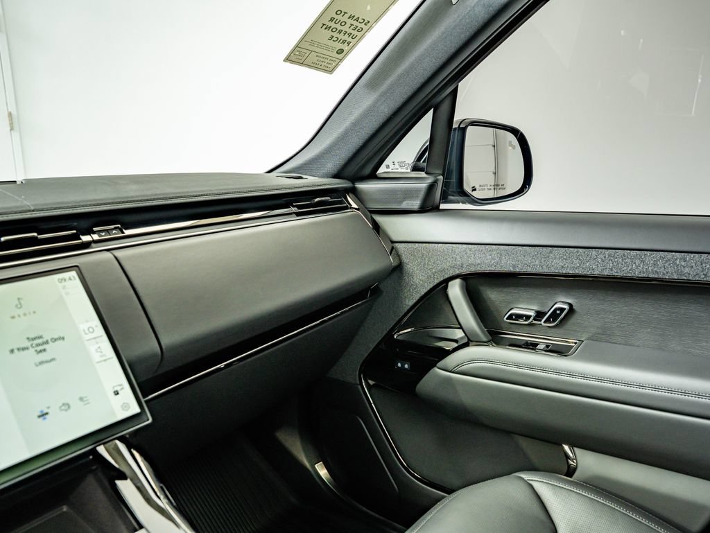 New 2026 Carpathian Grey Land Rover Dynamic SE image 28