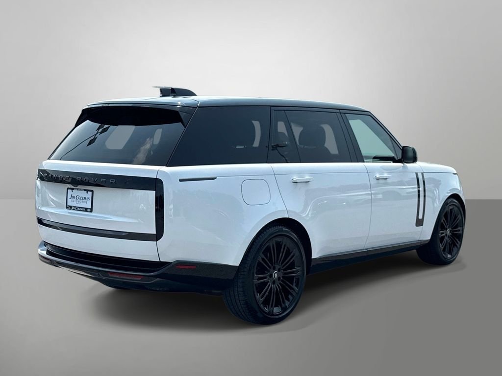 Used 2024 White Land Rover SE image 26