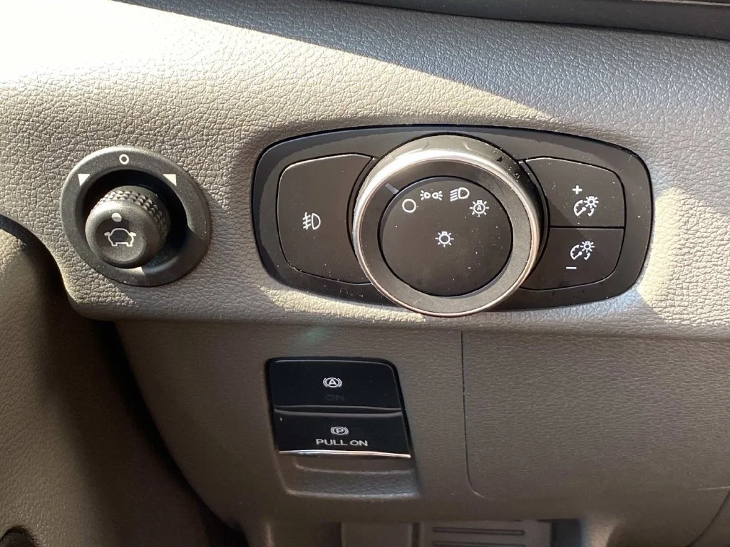 Used 2025 White Ford Base image 23
