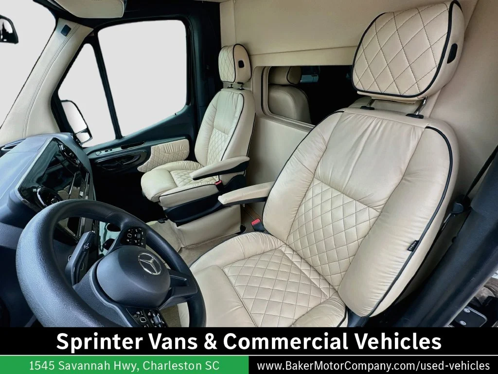 Used 2019 Jet Black Mercedes-Benz Cargo 170 WB EXT image 5