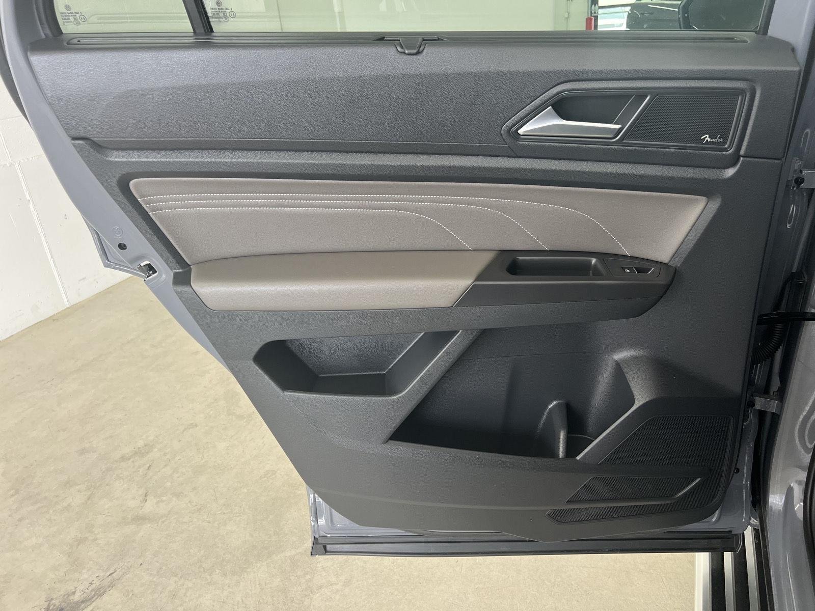 2023 Volkswagen Atlas Cross Sport SEL Premium R-Line - Photo 25