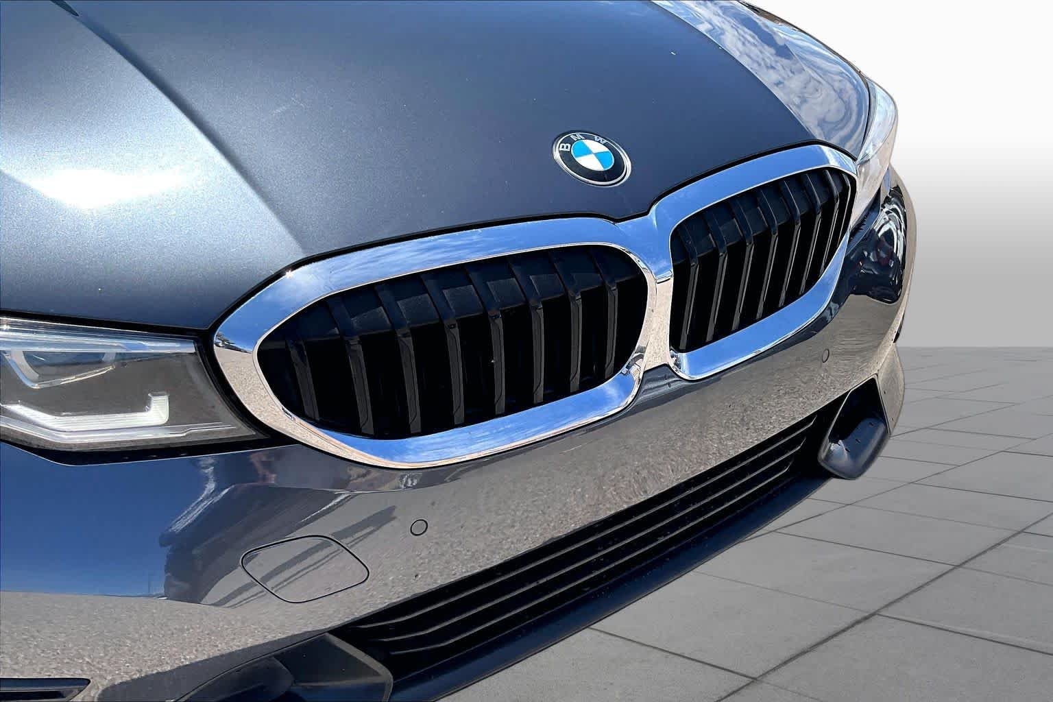 Used 2022 Mineral Grey Metallic BMW 330i image 29