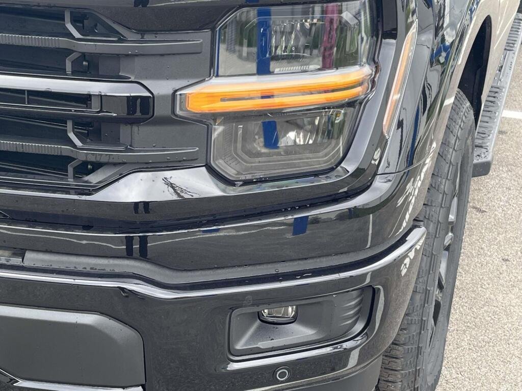 New 2026 Agate Black Metallic Ford XLT image 13