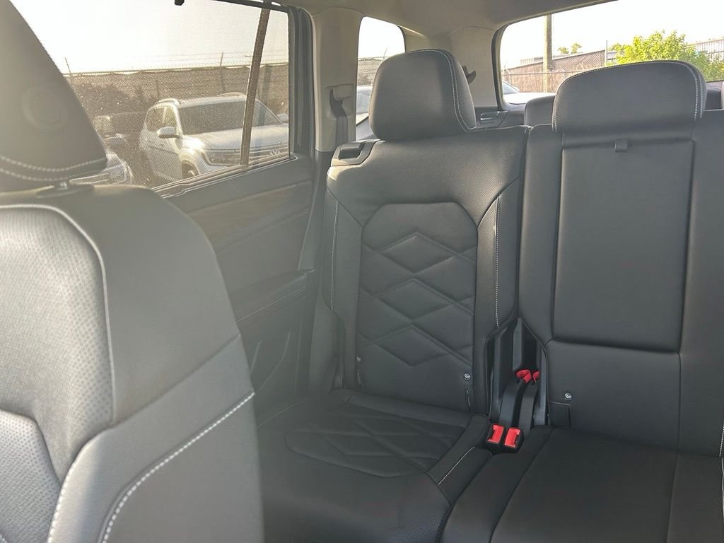 New 2026 Black Volkswagen SE w/Technology image 11