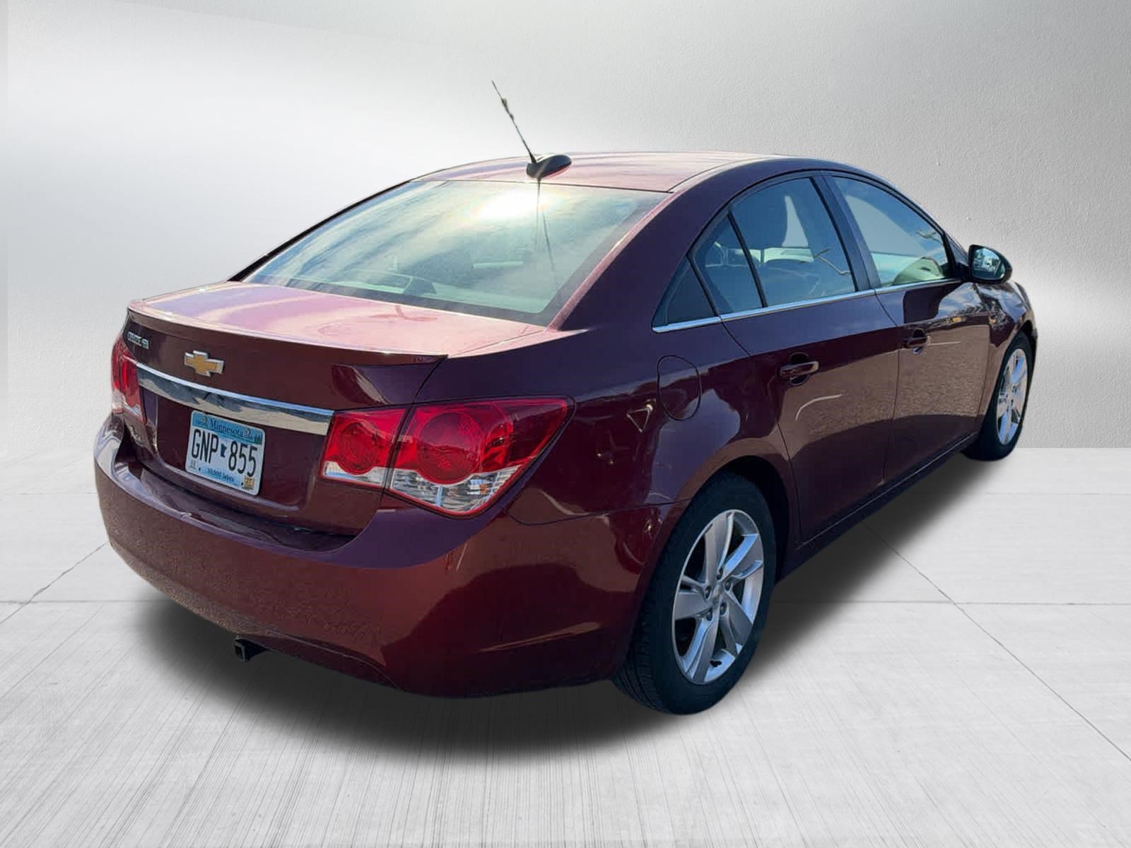 Used 2015 SIREN RED TINTCOAT Chevrolet Diesel image 7