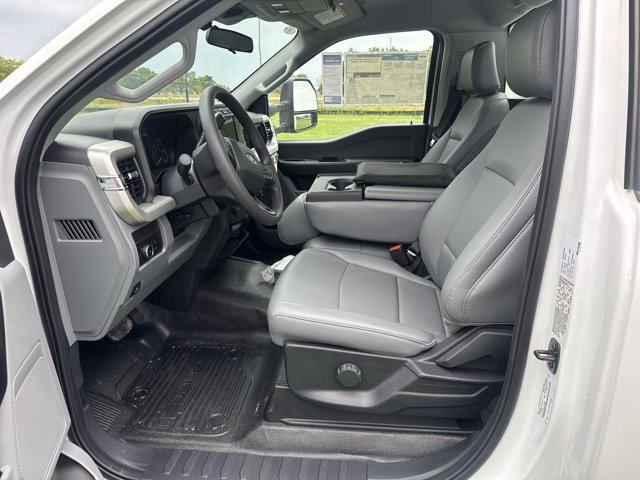 2024 Ford F-450 Super Duty Chassis Cab XL - Photo 10