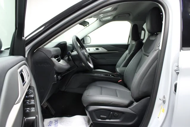 New 2026 Space White Metallic Ford Active image 36