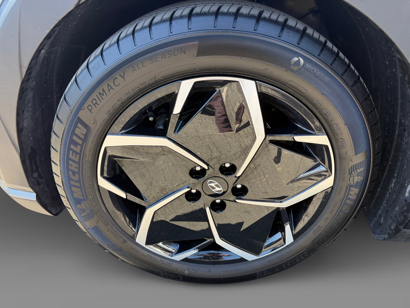 Certified Used 2024 Teal Hyundai SE image 9