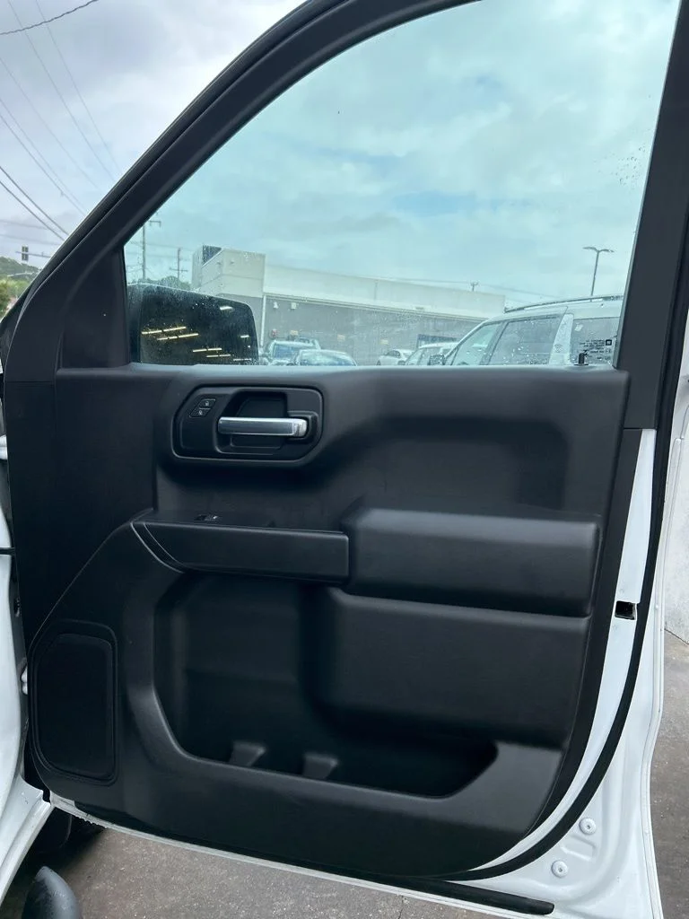 Used 2019 White Chevrolet Custom image 24