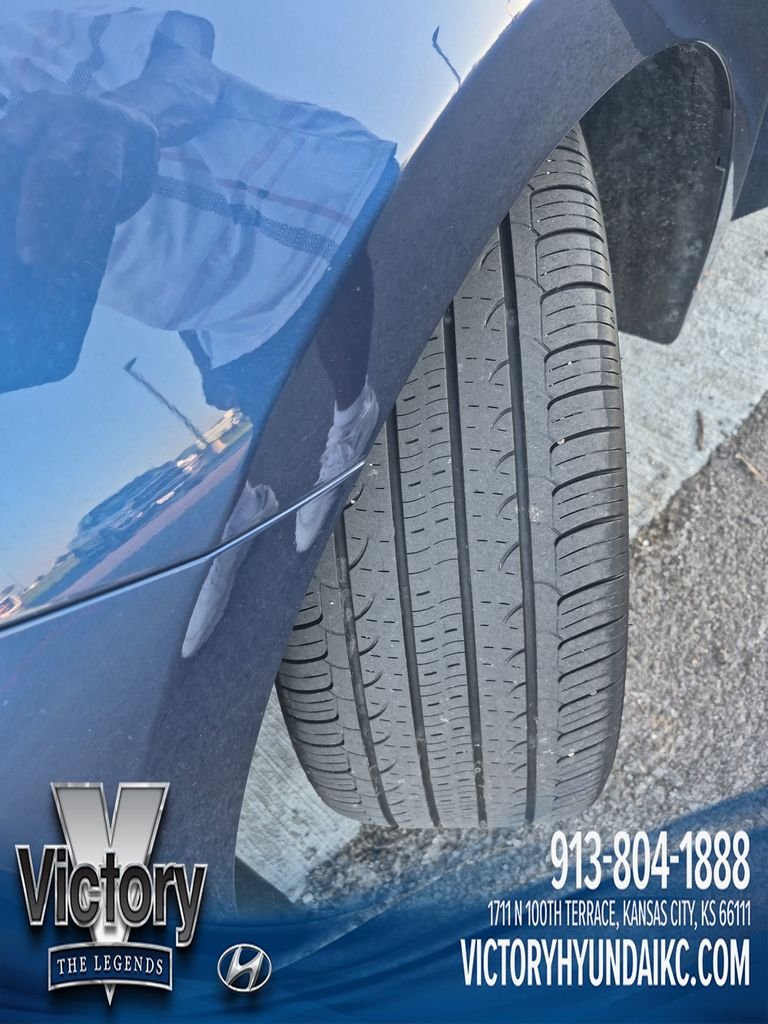 Used 2020 Blue Hyundai Limited image 28