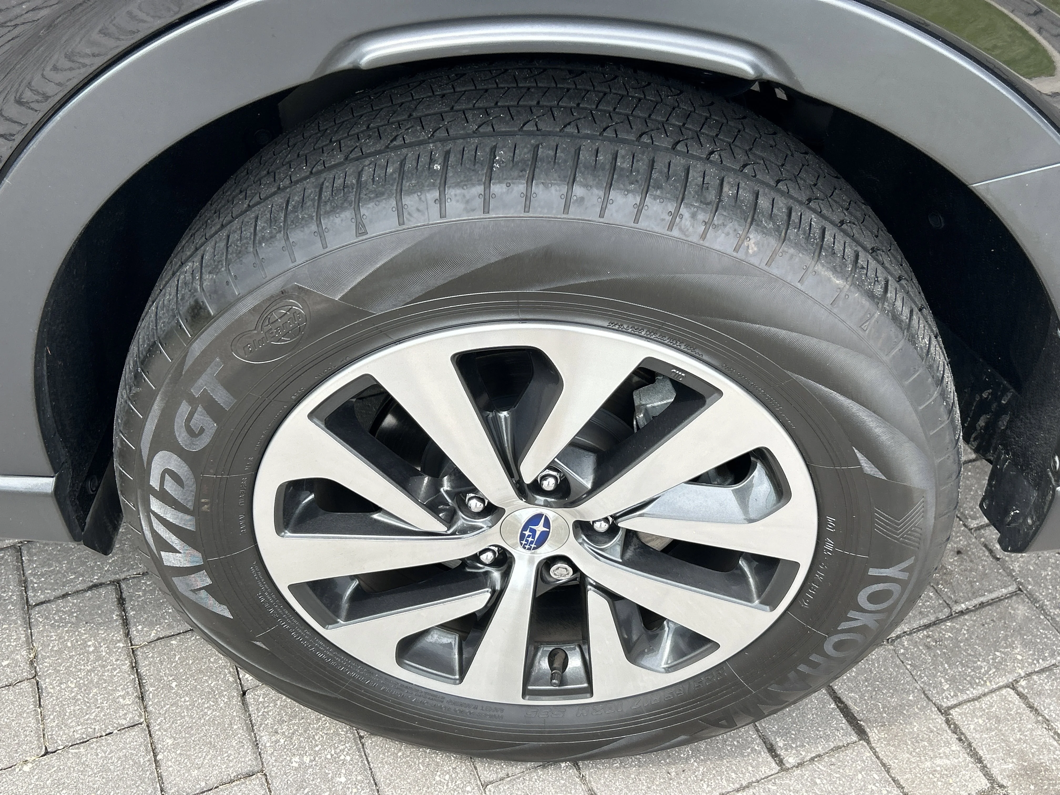 Used 2020 Crystal Black Silica Subaru Premium image 31