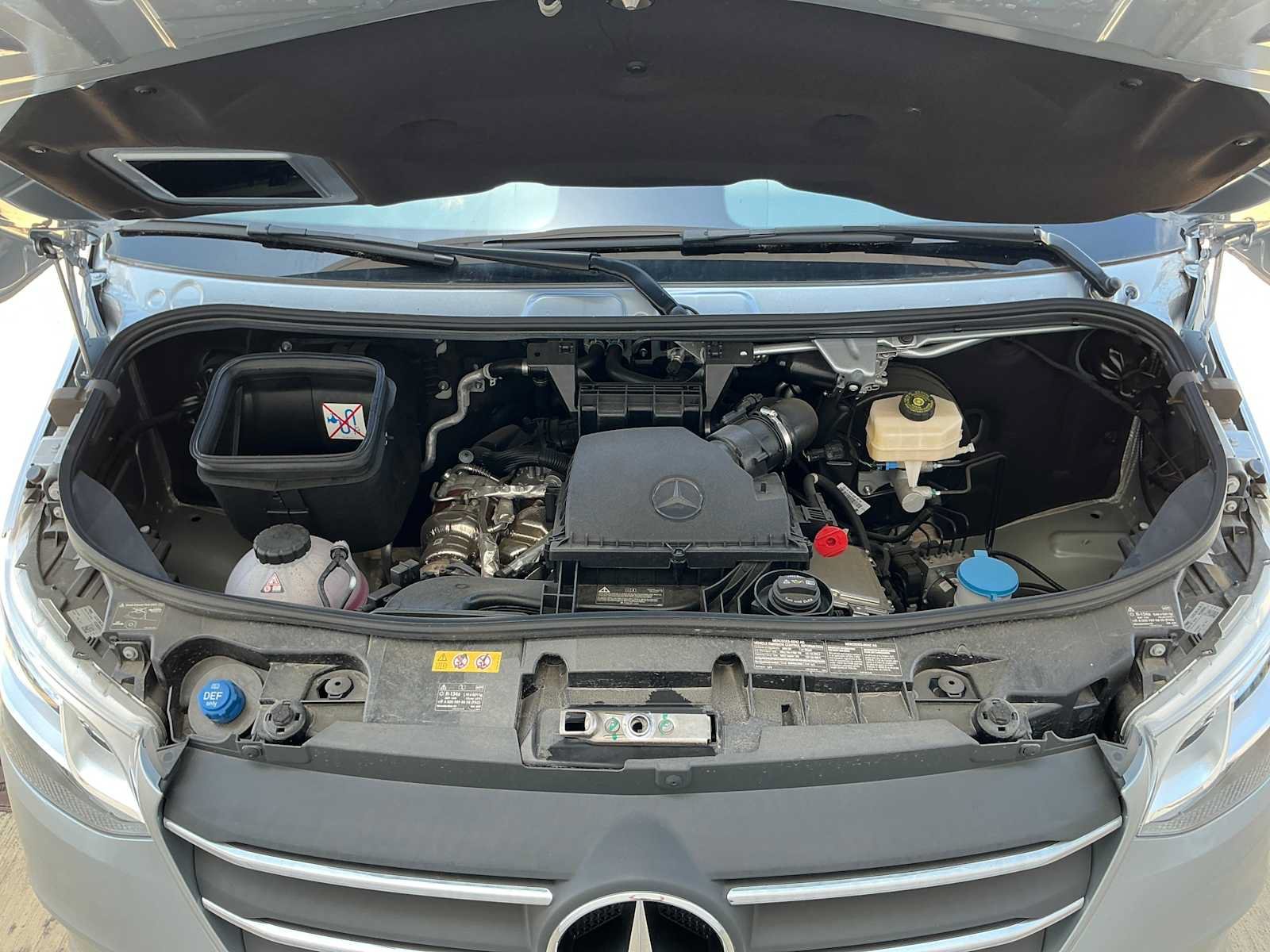New 2025 High-tech silver metallic Mercedes-Benz  image 32