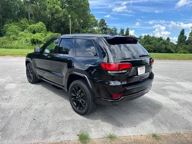 Used 2018 Black Jeep Altitude image 5