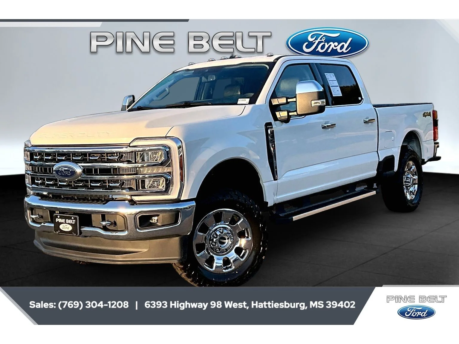Used 2024 Star White Metallic Tri-Coat Ford LARIAT image 10