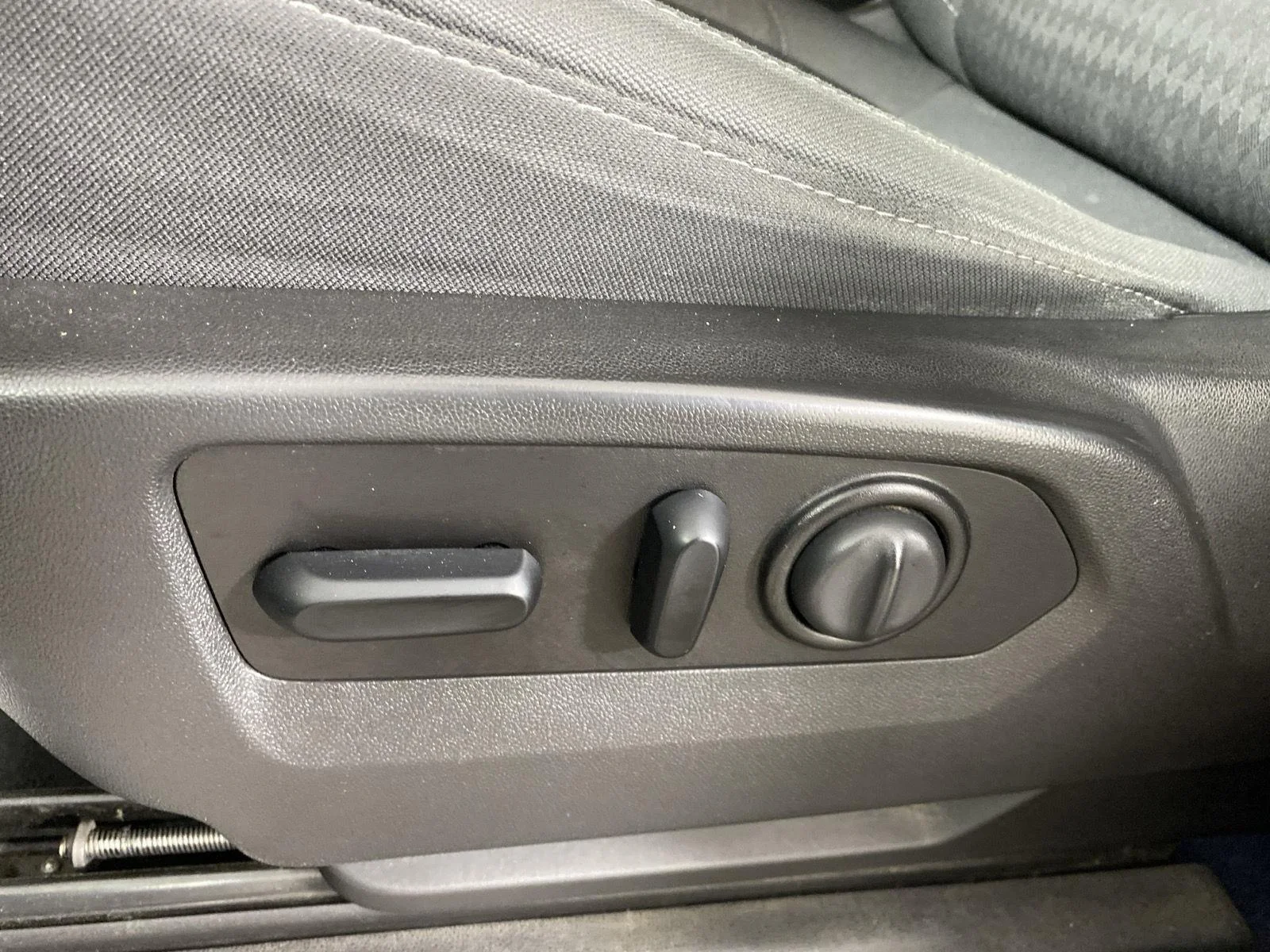 Used 2021 Silver Ice Metallic Chevrolet LT image 19