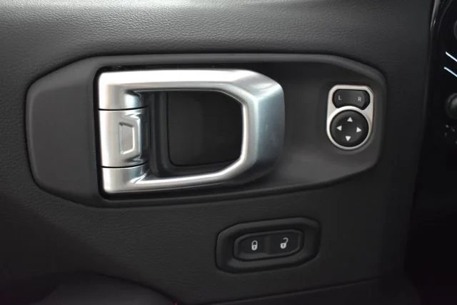 New 2026 Black Clearcoat Jeep Rubicon X image 19