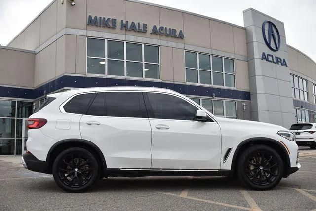 Used 2021 Alpine White BMW xDrive40i image 4