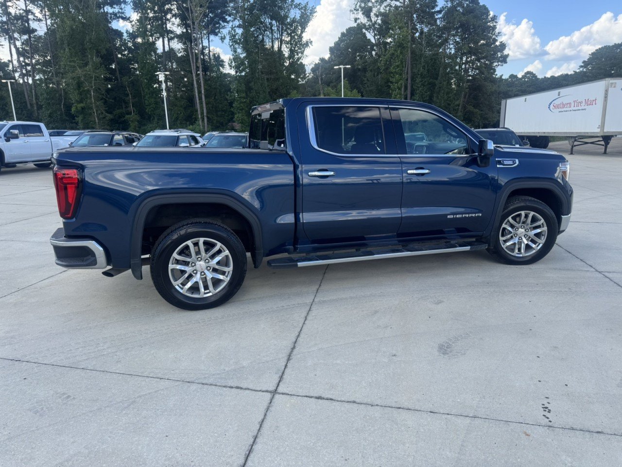 Used 2021 PACIFIC BLUE METALLIC GMC SLT image 5