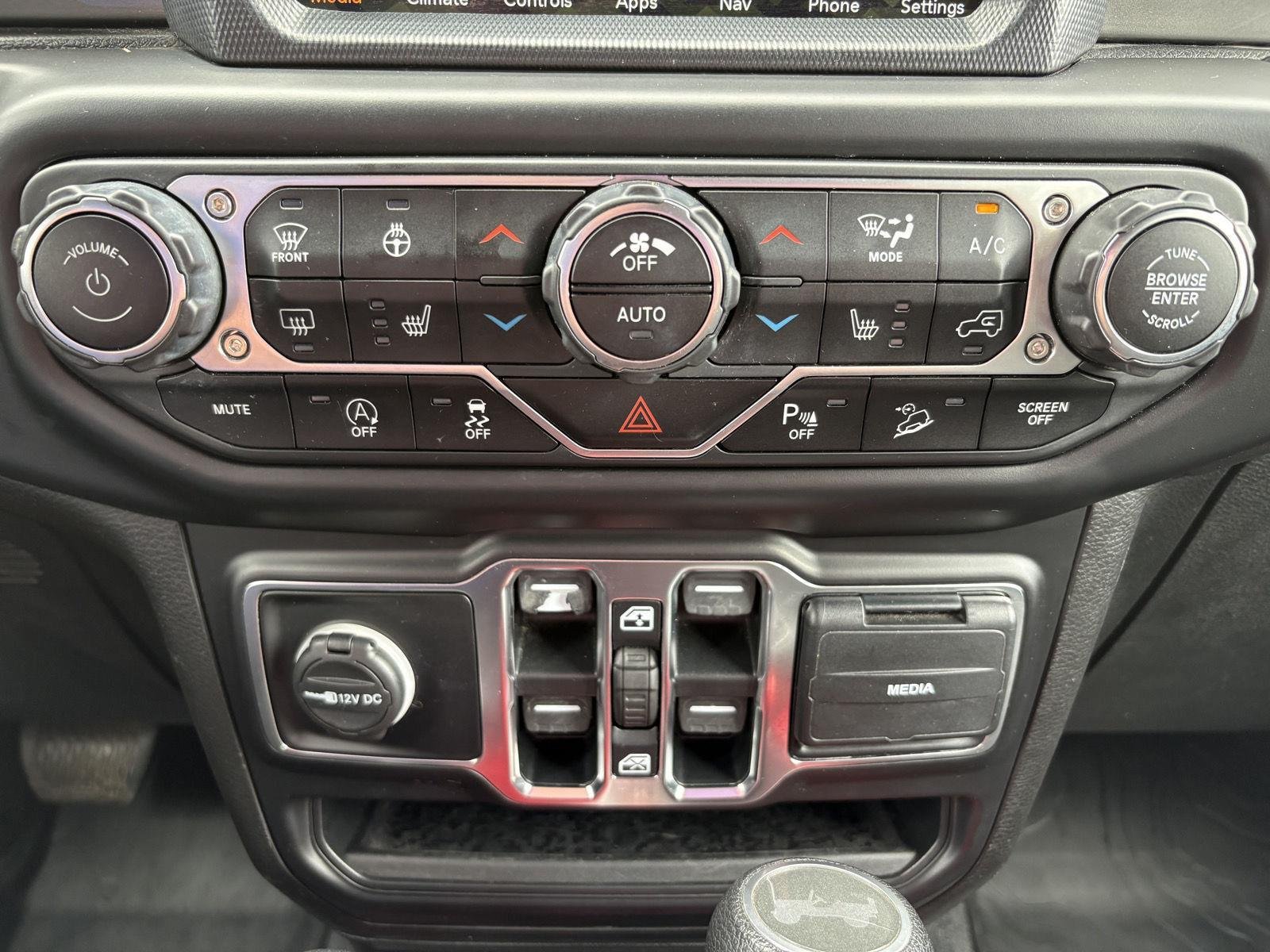 Used 2020 Black Clearcoat Jeep North Edition image 26