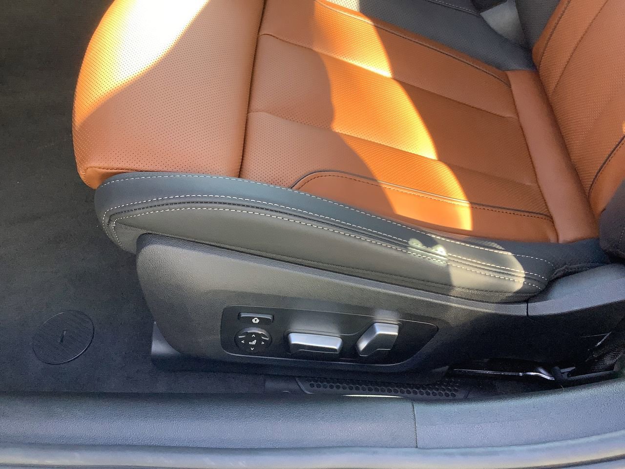 2026 BMW 8 Series 840i - Photo 15