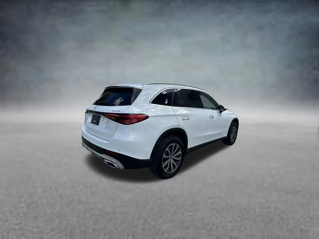 Used 2025  Mercedes-Benz GLC 300 image 7