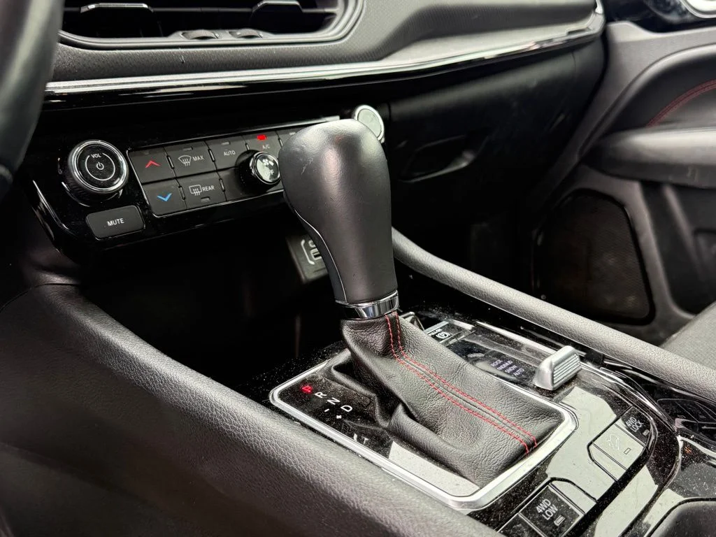 Used 2022 White Jeep Trailhawk image 21